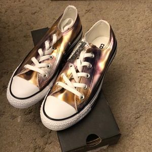 Converse Metallic Low tops.